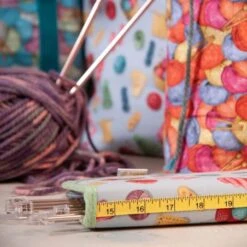 Estuche Para Ganchillos Y Agujas De Tricot - Knit 'N' Purl 9 Estuche Para Ganchillos Y Agujas De Tricot - Knit 'N' Purl -Las Tijeras Magicas Tienda estuche para ganchillos y agujas de tricot knit n purl 3