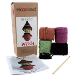 Kit Amigurumi Halloween Bruja Wicked - Hoooked -Las Tijeras Magicas Tienda kit amigurumi halloween bruja wicked hoooked 1