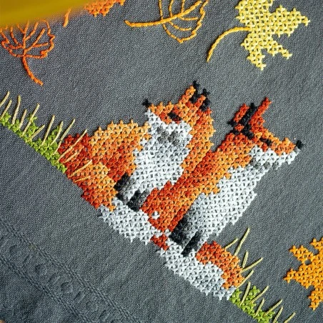 Kit De Bordado Camino De Mesa - Zorros En Otoño - Vervaco 4 Kit De Bordado Camino De Mesa - Zorros En Otoño - Vervaco - Imagen 2