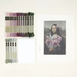 Kit De Bordado - Mona Lisa Y Ramos De Peonías - DMC 9 Kit De Bordado - Mona Lisa Y Ramos De Peonías - DMC -Las Tijeras Magicas Tienda kit de bordado mona lisa y ramos de peonias dmc 2