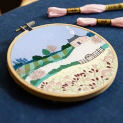 Kit De Bordado - Paisaje Primaveral By Georgie K. Emery - DMC -Las Tijeras Magicas Tienda kit de bordado paisaje primaveral by georgie k emery dmc 2