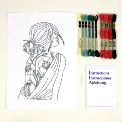 Kit De Bordado - Retrato Con Amapolas - DMC -Las Tijeras Magicas Tienda kit de bordado retrato con amapolas dmc 2