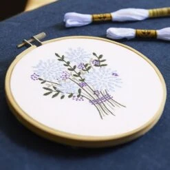 Kit De Bordado Tradicional - Ramo De Flores - DMC