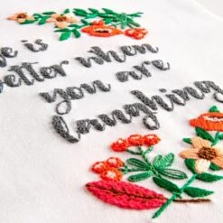 Kit De Bordado Vibraciones Positivas - DMC -Las Tijeras Magicas Tienda kit de bordado vibraciones positivas dmc 1