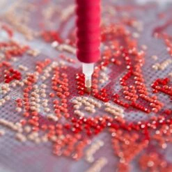 Kit De Diamond Painting - Hada Rosa De Invierno - Diamond Dotz -Las Tijeras Magicas Tienda kit de diamond painting hada rosa de invierno diamond dotz 4