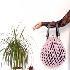 Kit De Ganchillo Mochila De Invierno - Mochimeme Velvet -Las Tijeras Magicas Tienda kit de ganchillo mochila de invierno mochimeme terciopelo 3