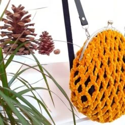 Kit De Ganchillo Mochila De Invierno - Mochimeme Velvet -Las Tijeras Magicas Tienda kit de ganchillo mochila de invierno mochimeme terciopelo 6