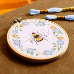 Kit De Punto De Cruz - Corona De Abeja - DMC