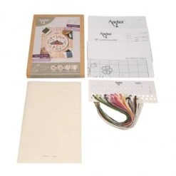 Kit De Punto De Cruz - Linen Meadow Moth - Anchor 7 Kit De Punto De Cruz - Linen Meadow Moth - Anchor -Las Tijeras Magicas Tienda kit de punto de cruz linen meadow moth anchor 2