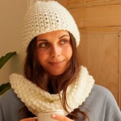 Kit De Tricot - The Cosy Hat & Snood - DMC