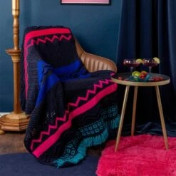 Mix & Match. Modern Crochet Blankets -Las Tijeras Magicas Tienda mix match modern crochet blankets 5