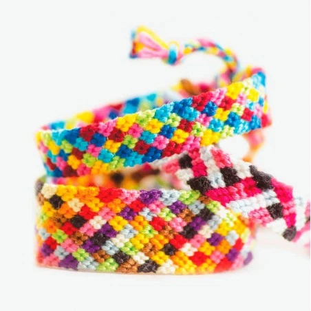 Pack De 12 Madejas De Colores Primarios + Kumihimo - DMC 4 Pack De 12 Madejas De Colores Primarios + Kumihimo - DMC - Imagen 2