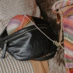 Riñonera - Muud Vegas -Las Tijeras Magicas Tienda rinonera muud vegas 4